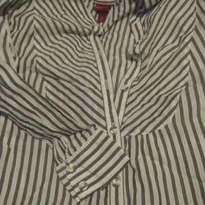 Blue and white 3 quarter length sleeve top